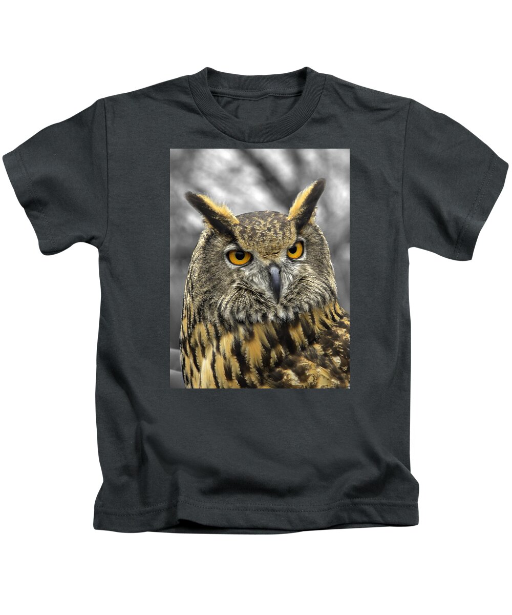 Great Horned Owl Kids T-Shirt featuring the photograph Great horned owl v3 by John Straton