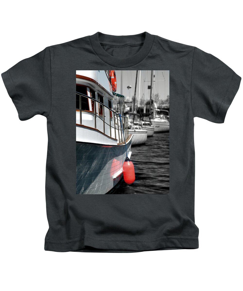 Boat Kids T-Shirt featuring the photograph In the Lead by Micki Findlay