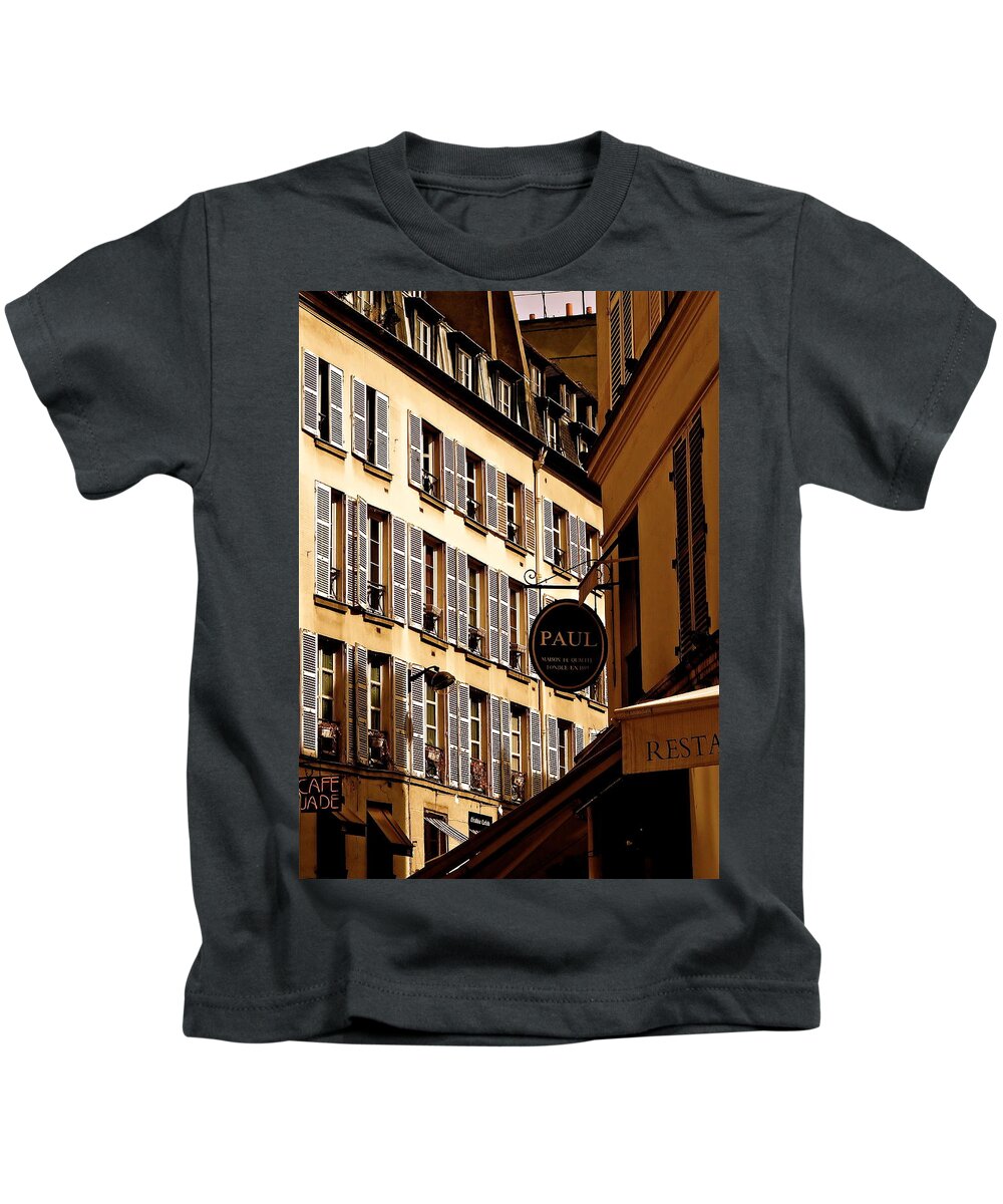 Paris Kids T-Shirt featuring the photograph Interlude At The Cafe Jade by Ira Shander