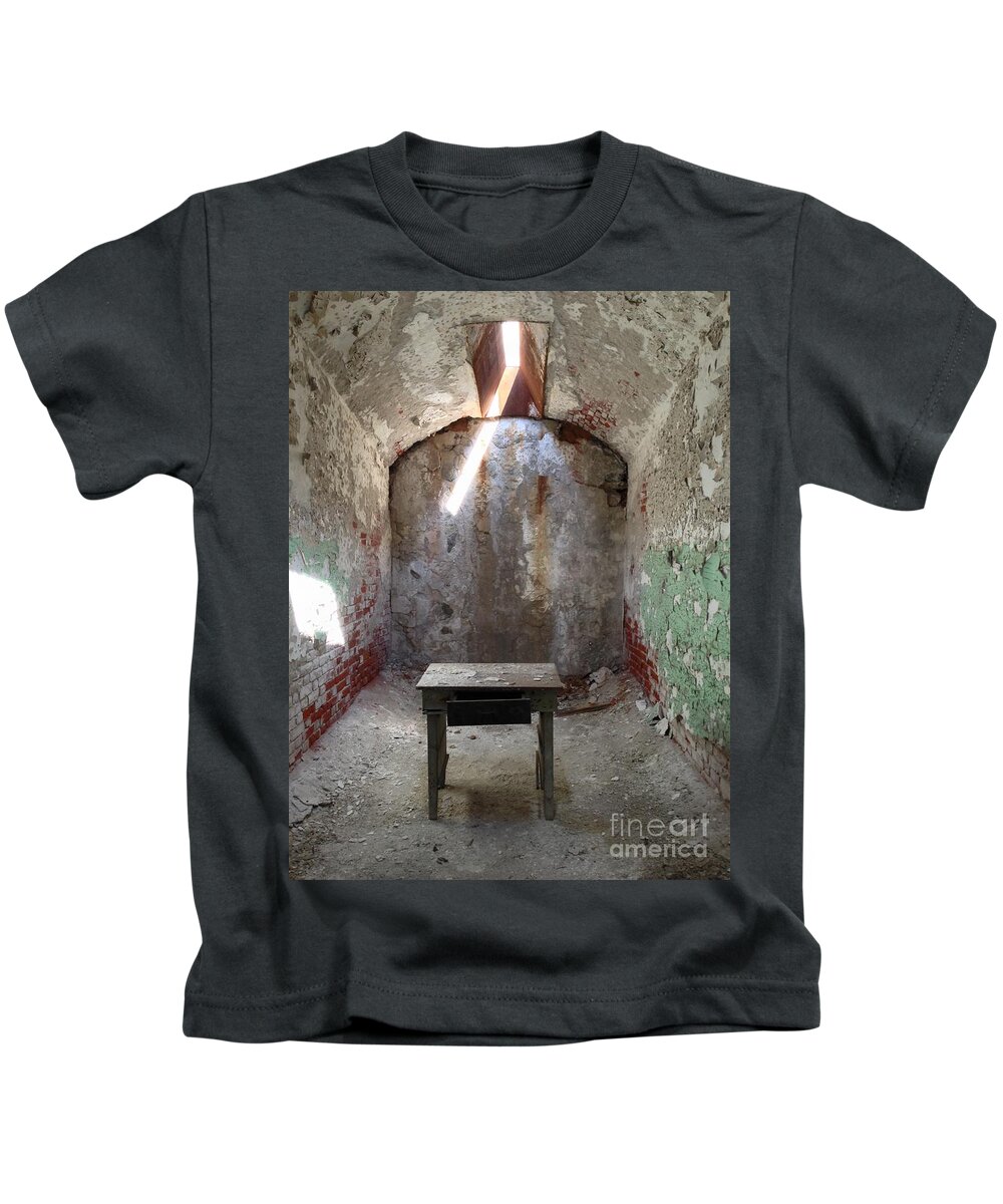 Eastern State Penitentiary Kids T-Shirt featuring the photograph Knrn0404 by Henry Butz