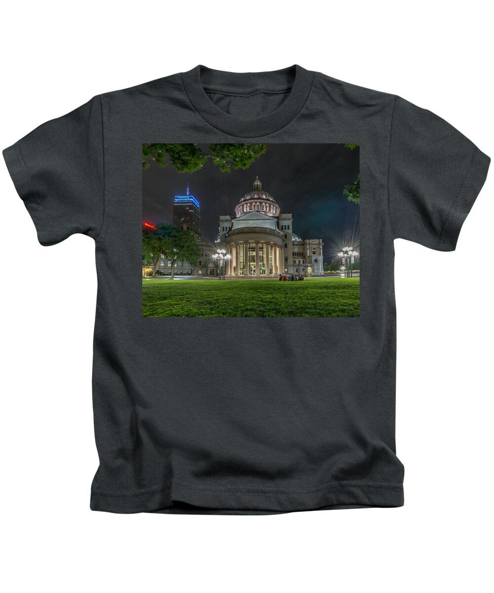 Boston Kids T-Shirt featuring the photograph Meeting of the minds by Bryan Xavier