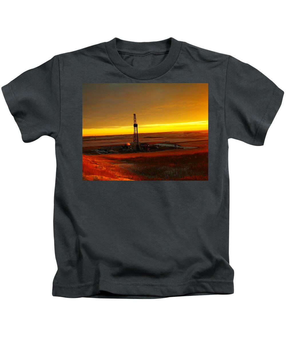 Oil Kids T-Shirt featuring the photograph Nomac Drilling Keene North Dakota by Jeff Swan