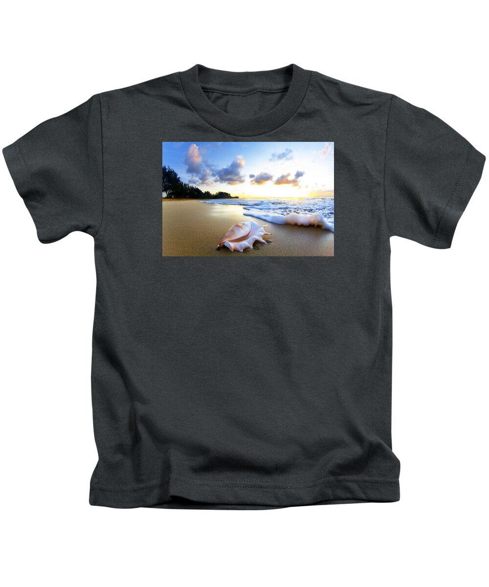  Shell Kids T-Shirt featuring the photograph Peaches n' Cream by Sean Davey