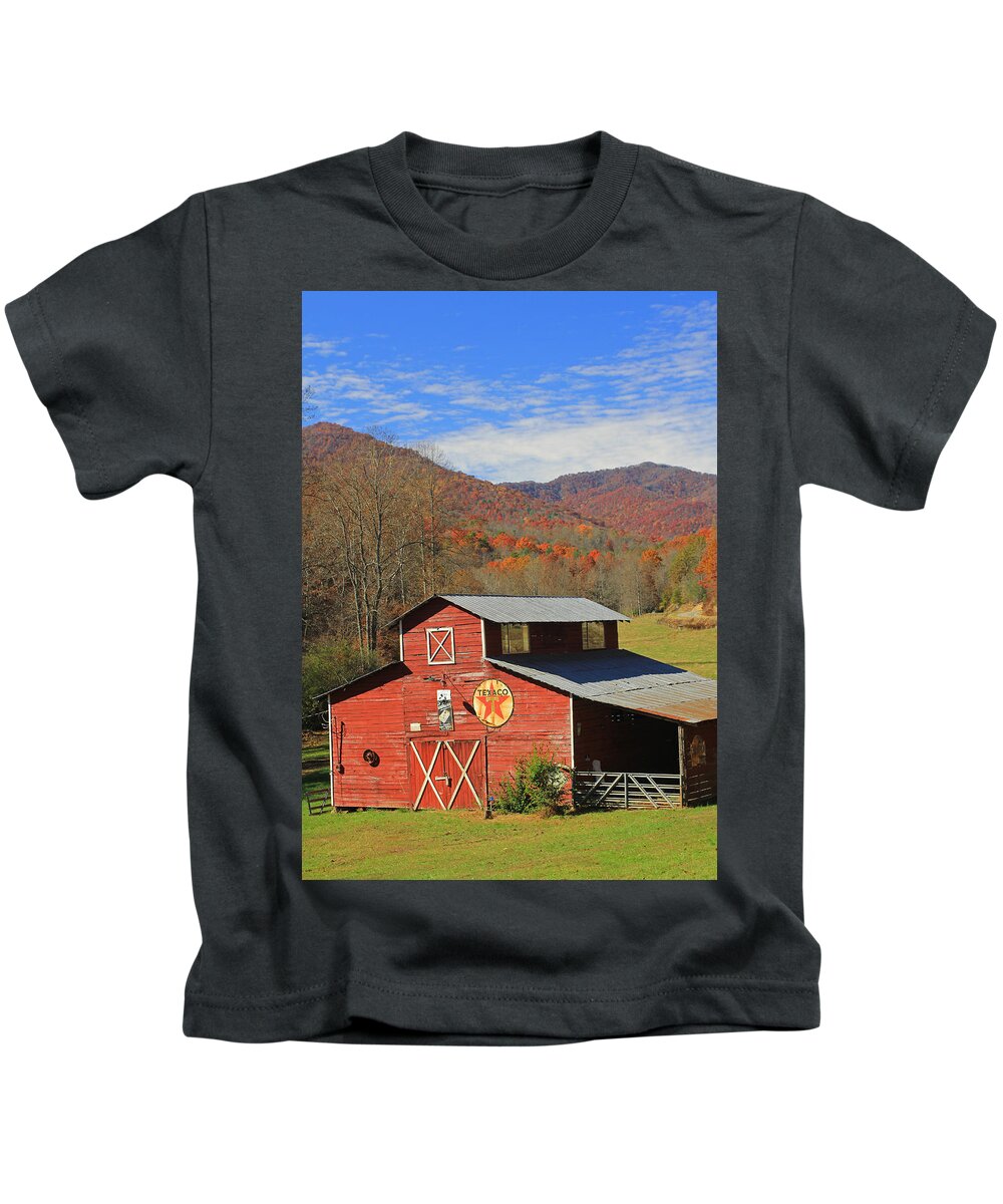  Valley Kids T-Shirt featuring the photograph Tellico Barn by Jennifer Robin