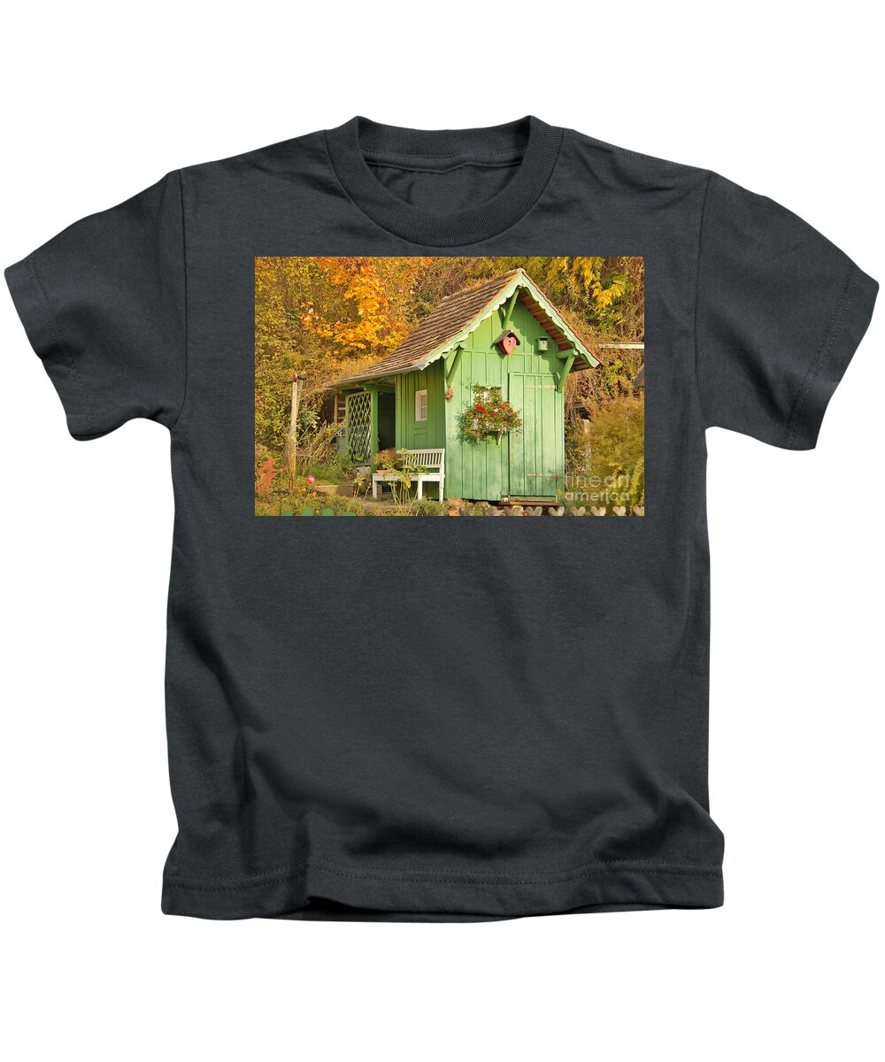 Architecture Kids T-Shirt featuring the photograph Small garden House by Amanda Mohler