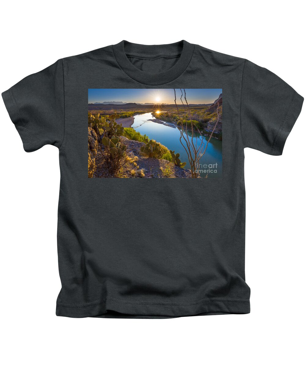 America Kids T-Shirt featuring the photograph The Big Bend by Inge Johnsson