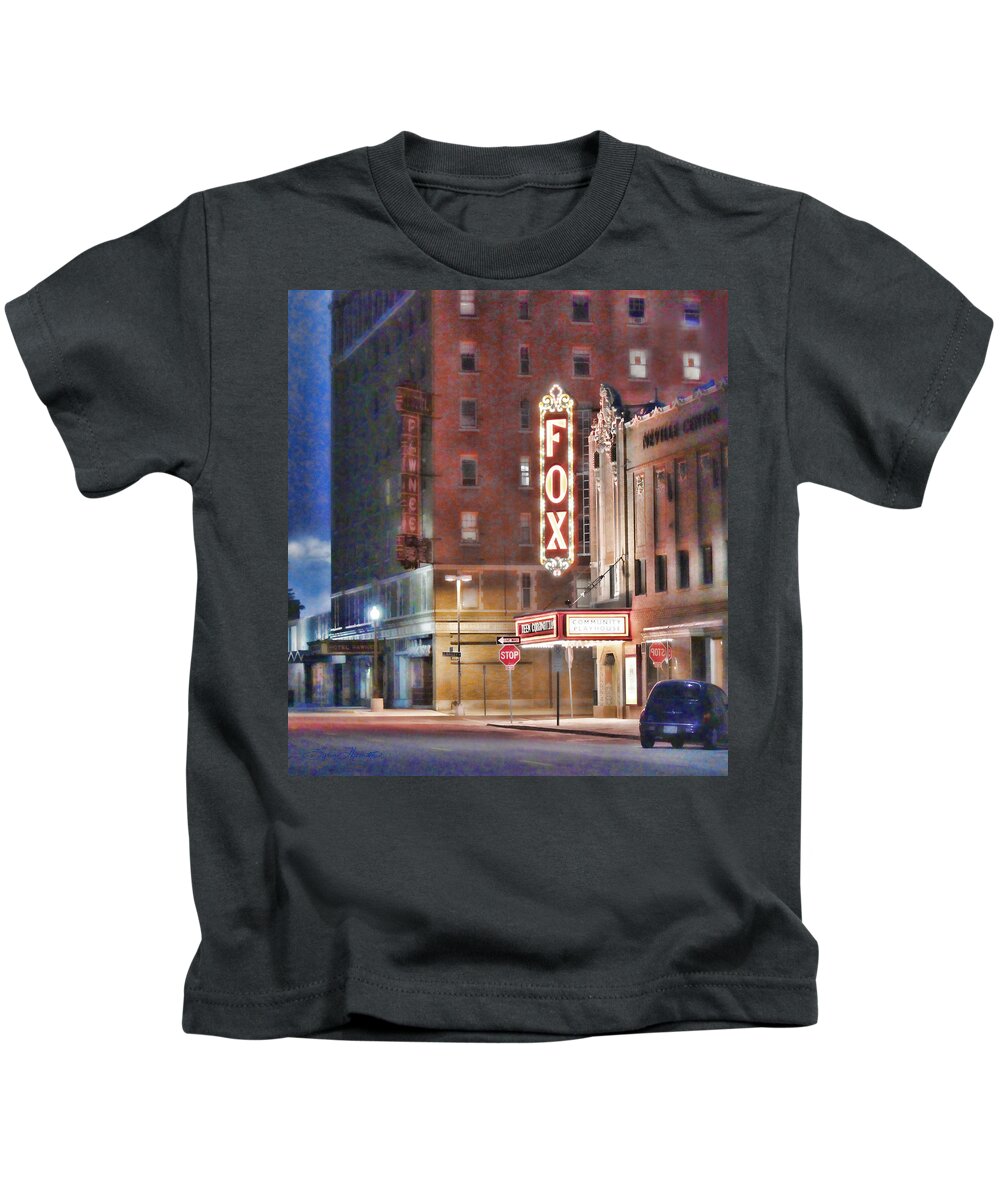 Fox Theater Kids T-Shirt featuring the photograph The Fox After the Show by Sylvia Thornton