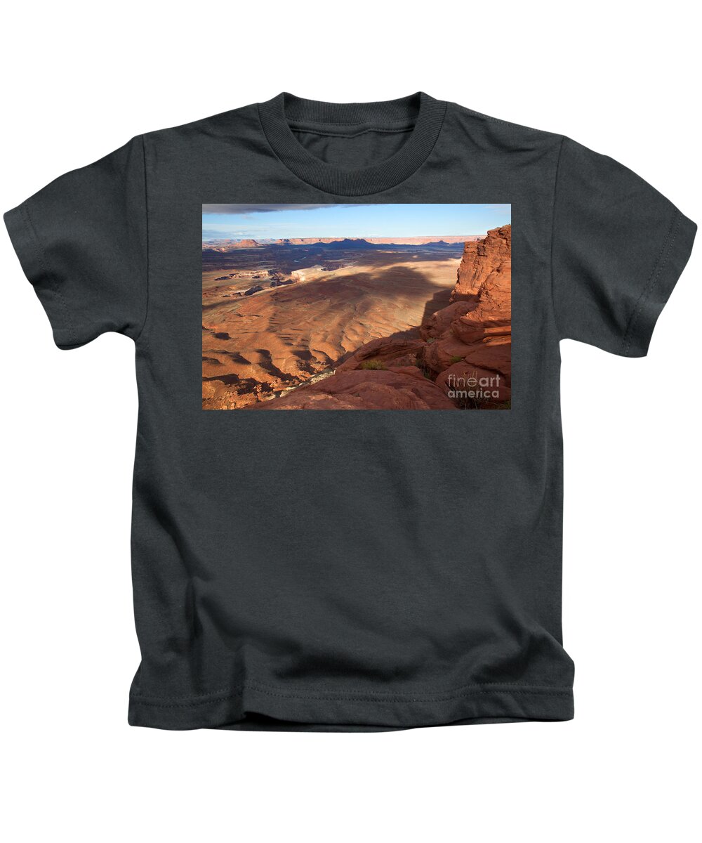 Canyon Lands Kids T-Shirt featuring the photograph The Valley so Low by Jim Garrison