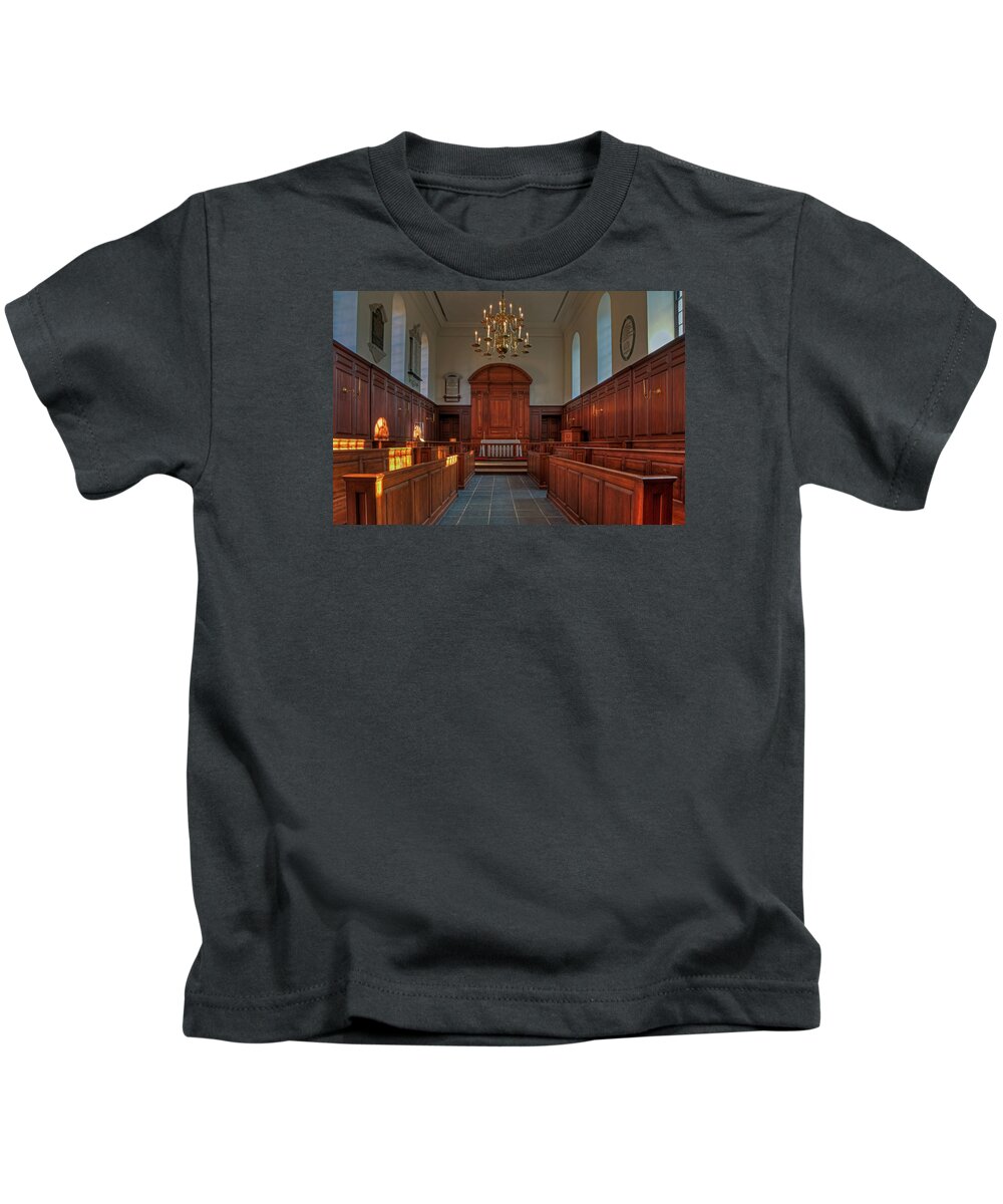 William And Mary Kids T-Shirt featuring the photograph The Wren Chapel at William and Mary by Jerry Gammon