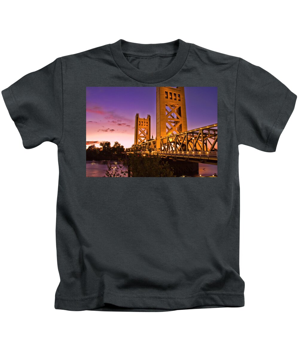 Sunset Kids T-Shirt featuring the photograph Tower Bridge Sunset by Randy Wehner