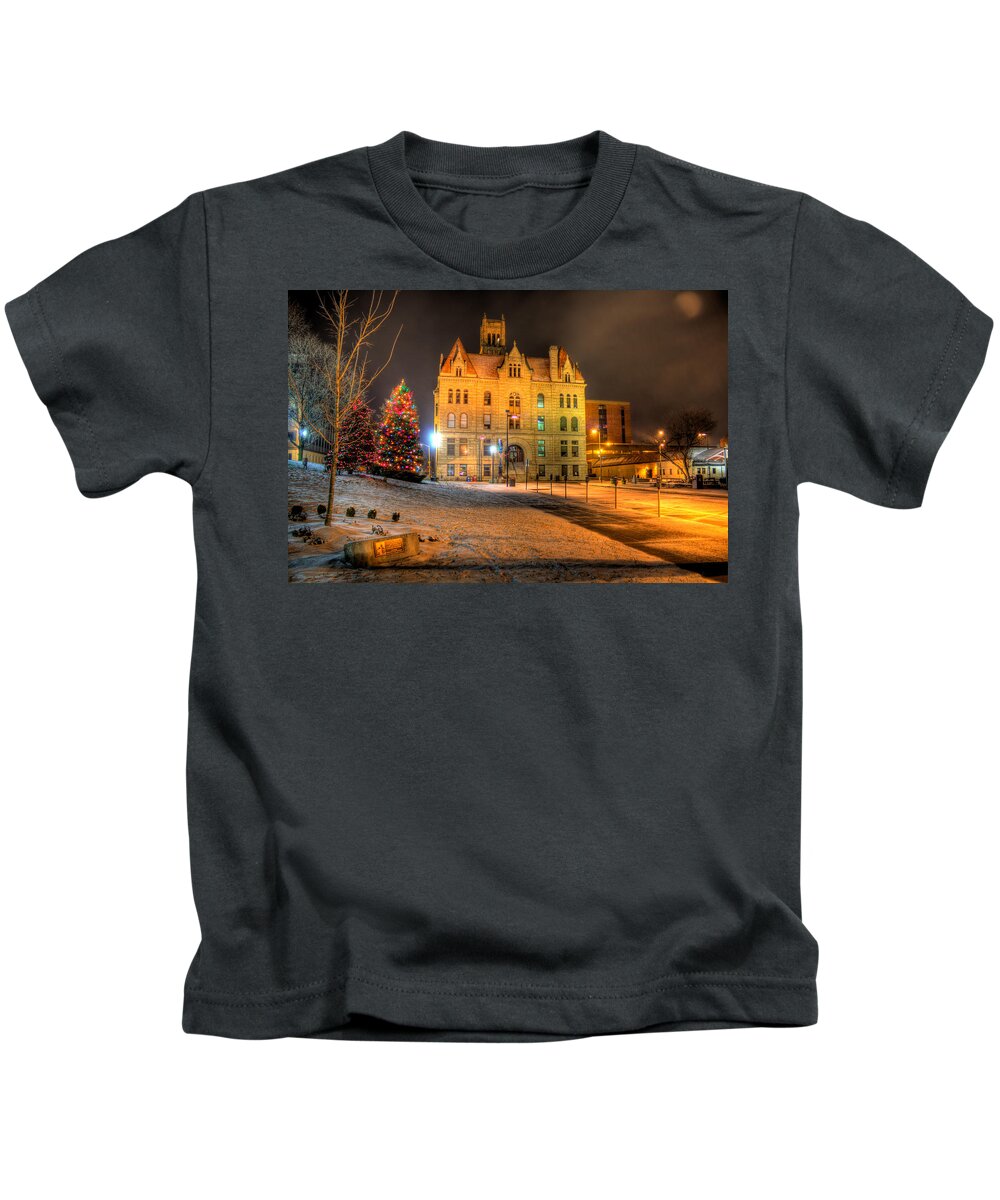 Courthouse Kids T-Shirt featuring the photograph Wood County Courthouse by Jonny D