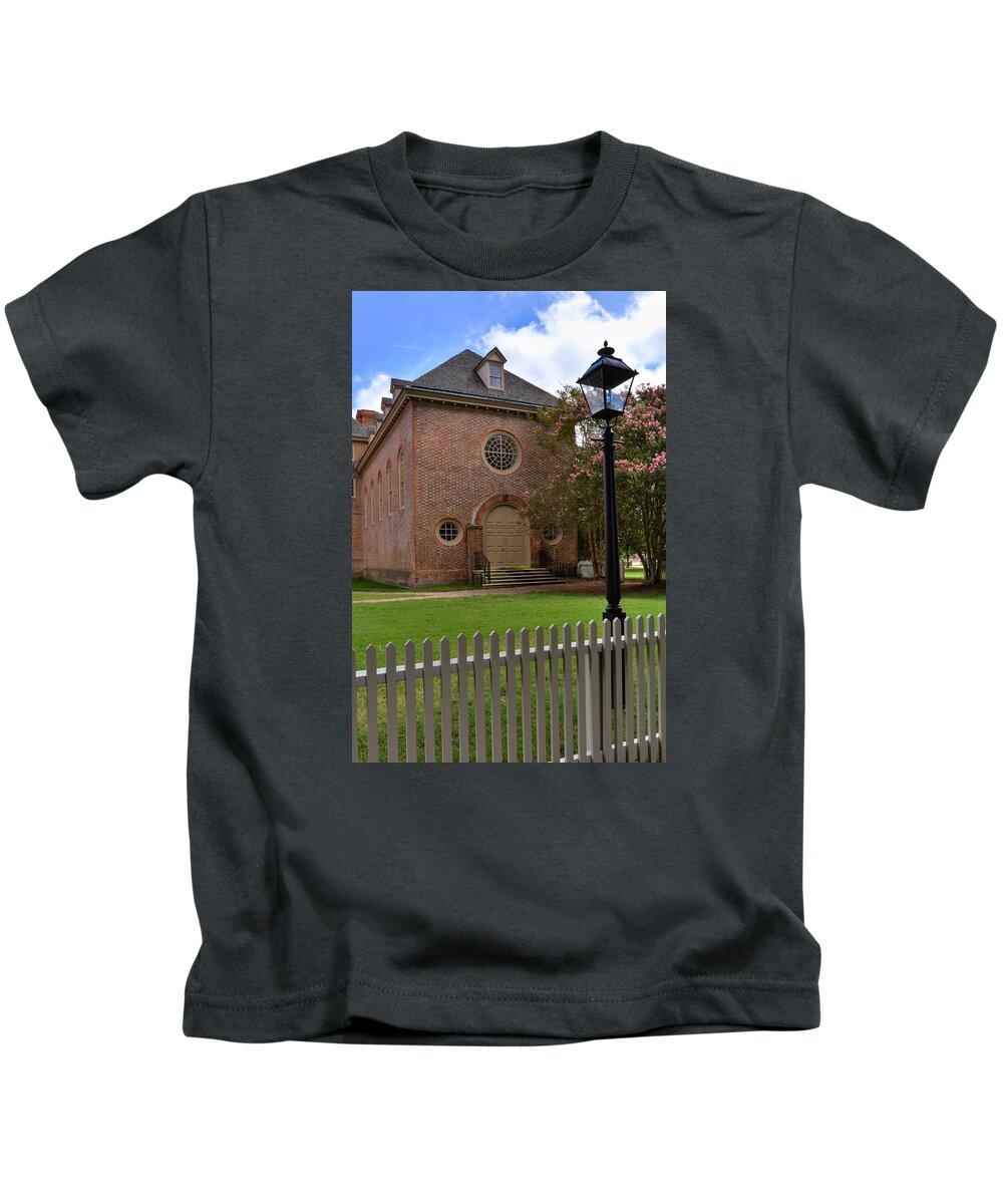 William & Mary Kids T-Shirt featuring the photograph Wren Chapel at William and Mary by Jerry Gammon