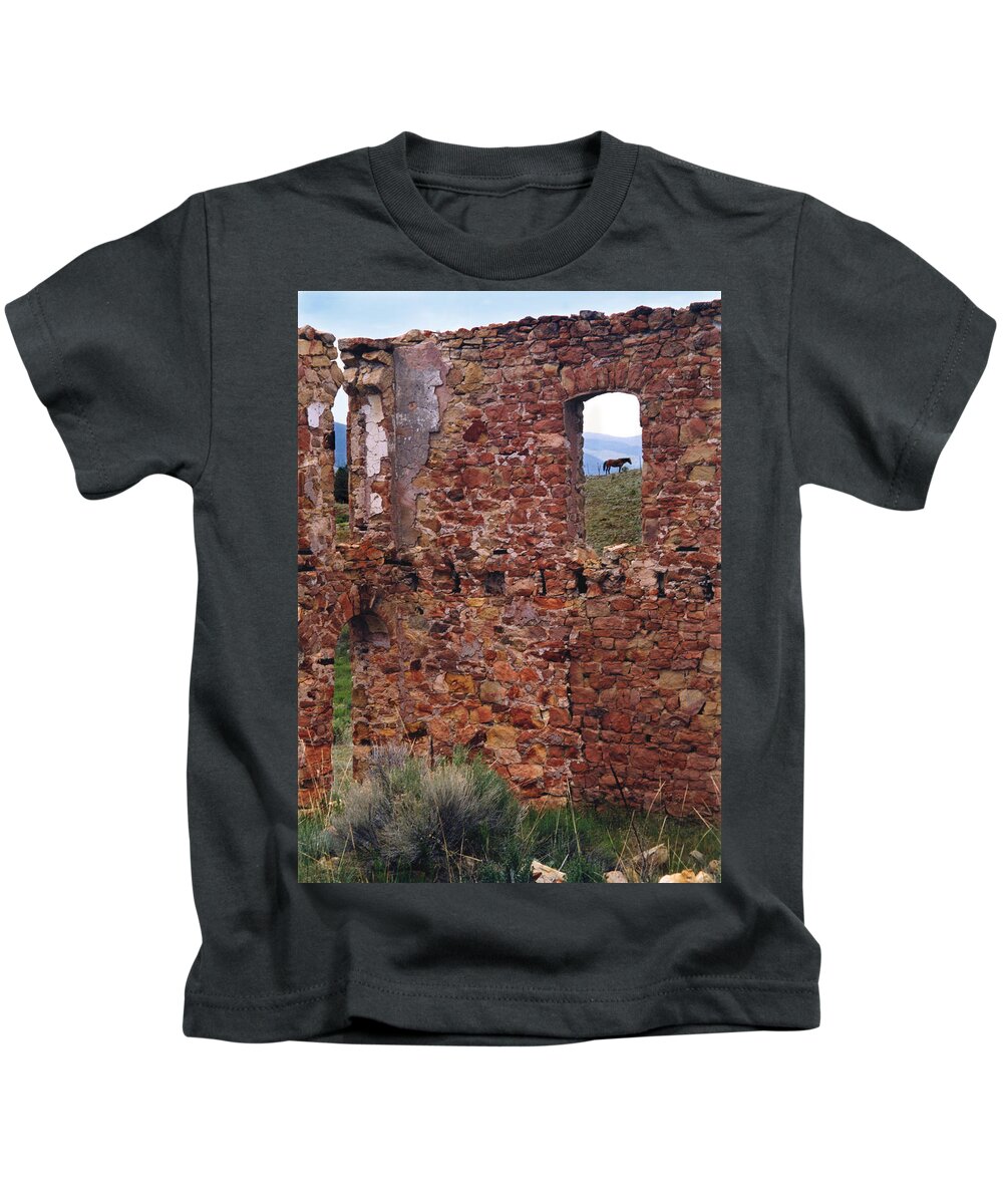 Elizabeth Town Kids T-Shirt featuring the photograph Mutz Hotel by Ron Weathers