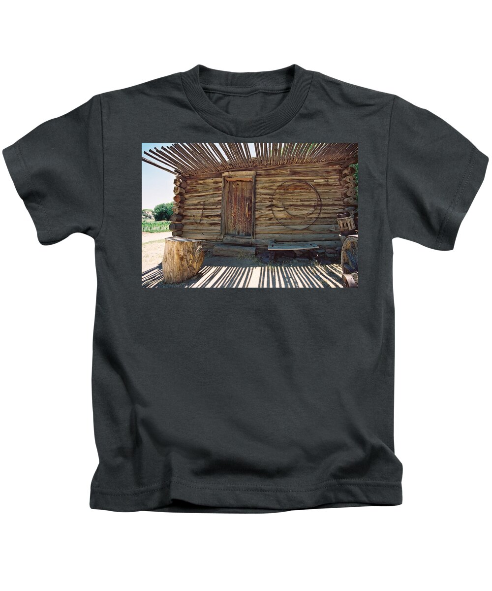 Santa Fe Kids T-Shirt featuring the photograph Carreteria At Las Golondrinas by Ron Weathers