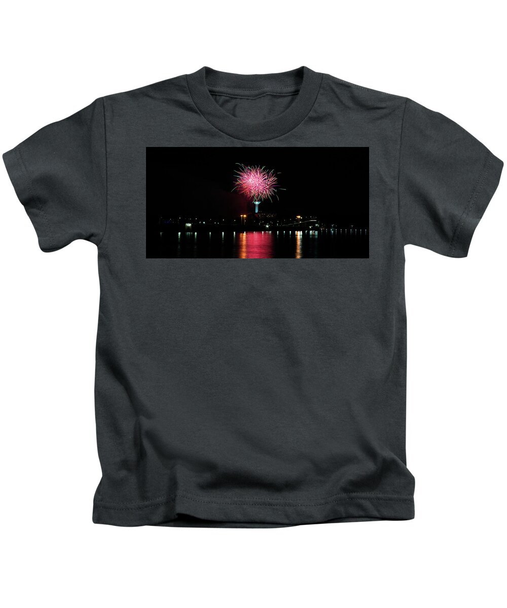Alabama Kids T-Shirt featuring the photograph Quad Cities Memorial Day Fireworks #4 by James-Allen