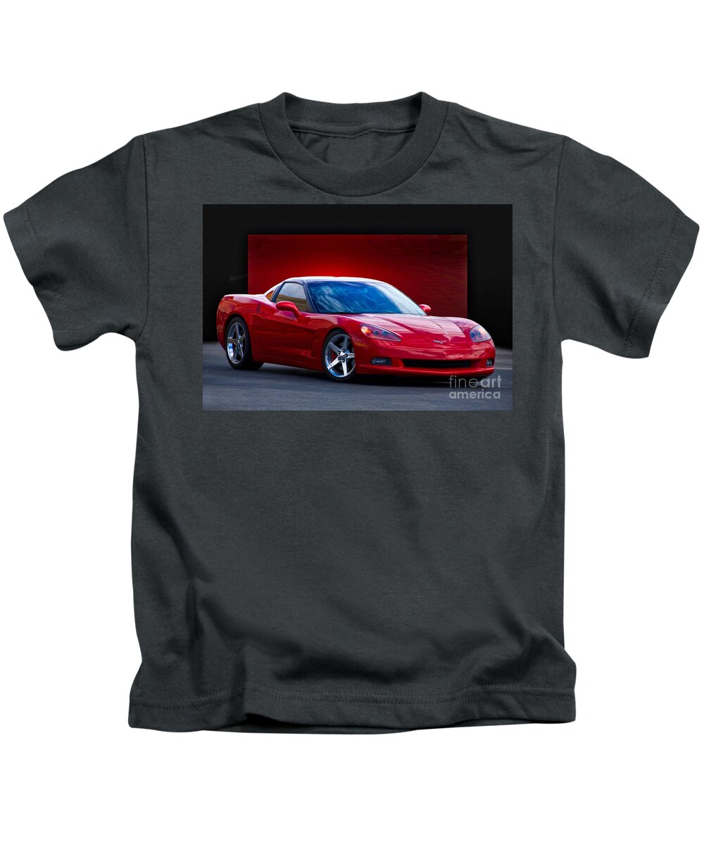 Auto Kids T-Shirt featuring the photograph 2005 Corvette C6 Coupe by Dave Koontz