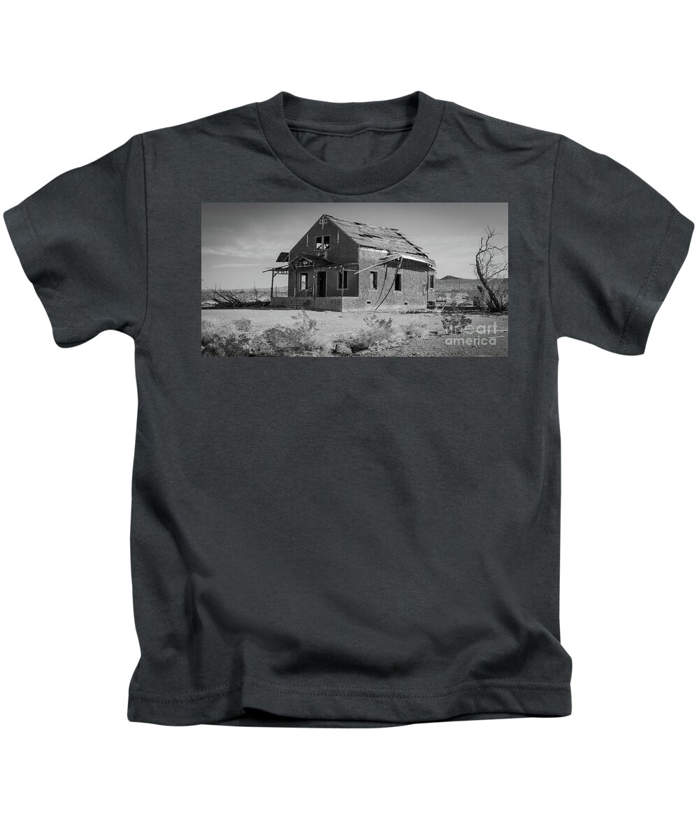 B&w Kids T-Shirt featuring the photograph Abandoned Home Route 66 by Jeff Hubbard