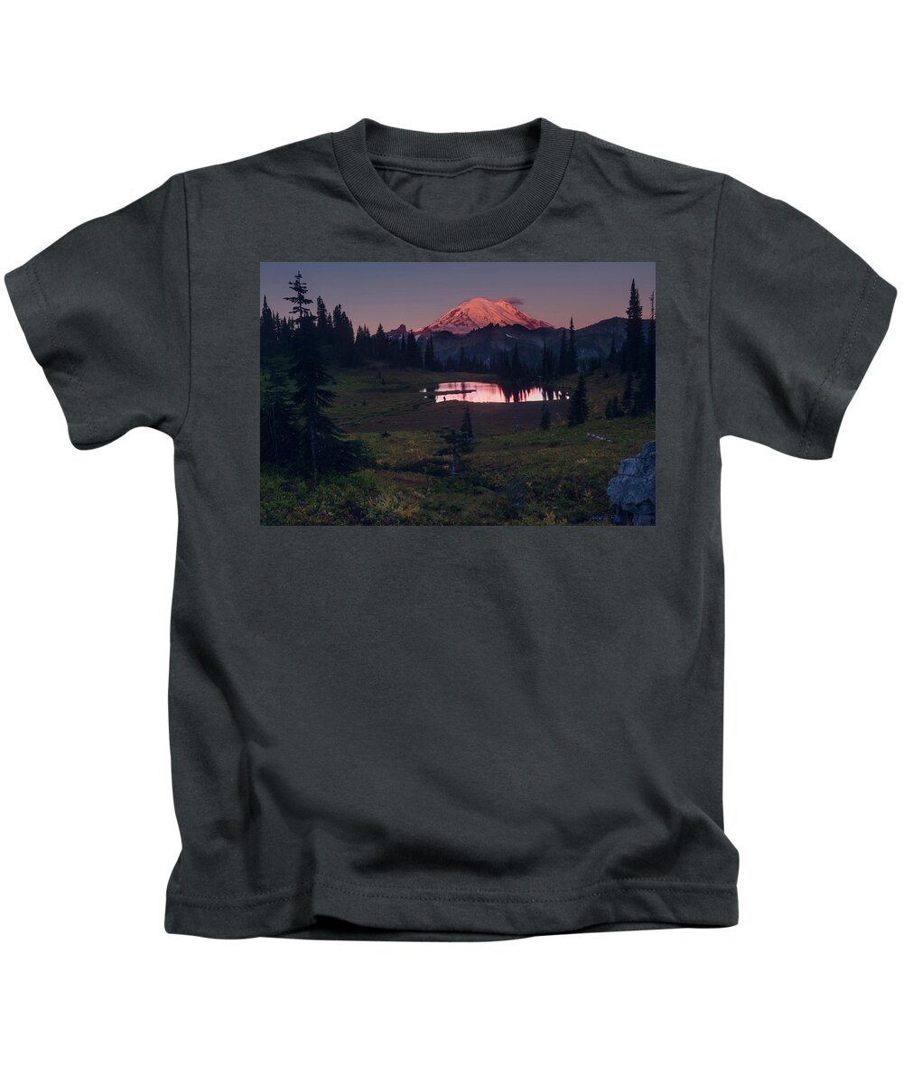 Mt. Rainier Kids T-Shirt featuring the photograph Morning Blush by Gene Garnace
