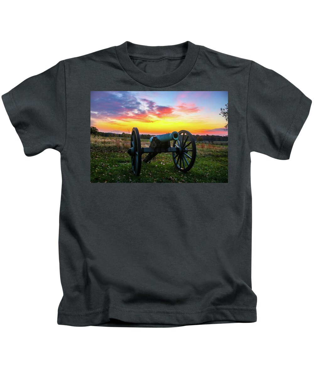 This Is A Photo Of An Artillery Piece On Hancock Ave Kids T-Shirt featuring the photograph Artillery Piece near Hancock Avenue Gettysburg Battlefield by Bill Rogers