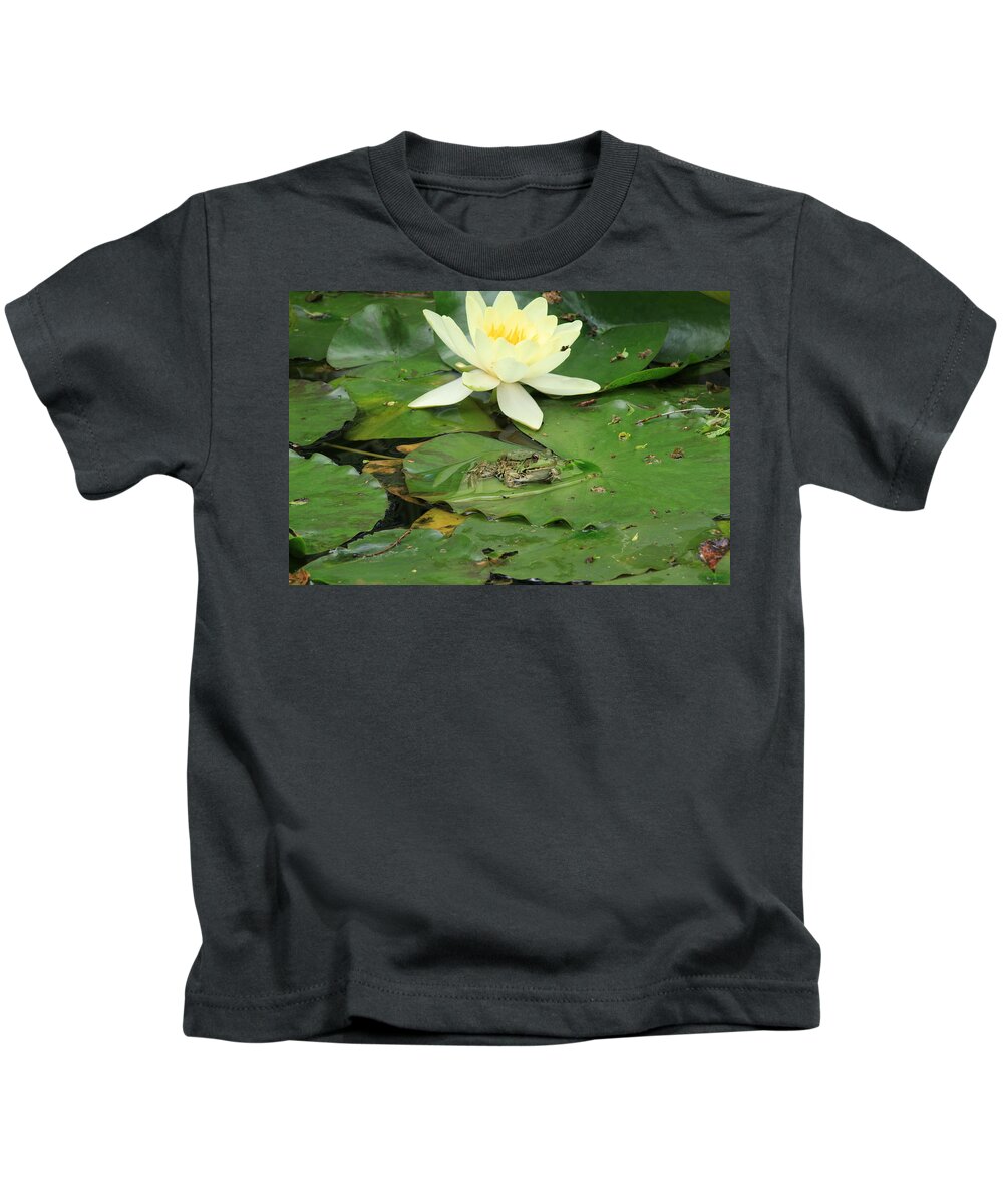 Nature Photography Kids T-Shirt featuring the photograph Chilling at the pad by Robert Carey