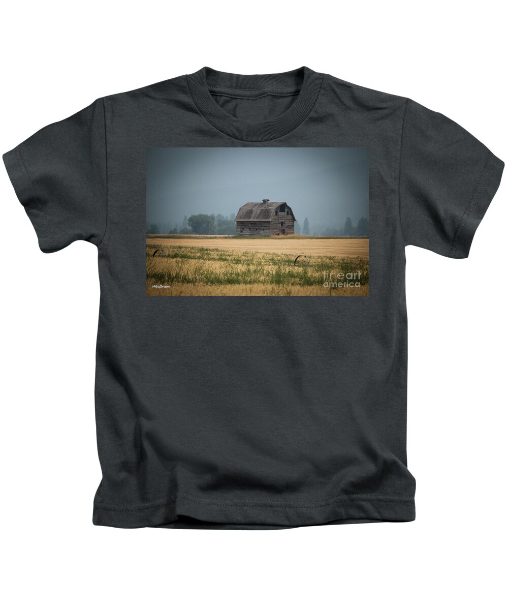 Dupuis Barn Kids T-Shirt featuring the photograph Dupuis Barn in Ronan Montana by Veronica Batterson