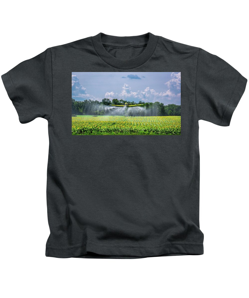 Bill Pevlor Kids T-Shirt featuring the photograph Dusting The Crop by Bill Pevlor