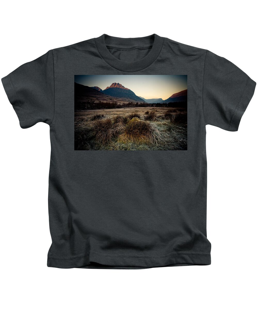 Wales Kids T-Shirt featuring the photograph First Light, Ogwen Valley by Peter OReilly