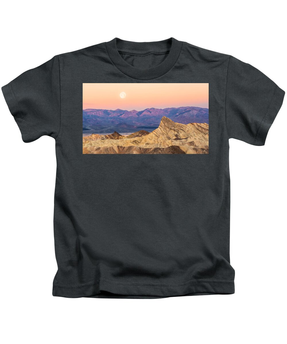 Death Valley Kids T-Shirt featuring the photograph Full Moon Setting by Rick Wicker