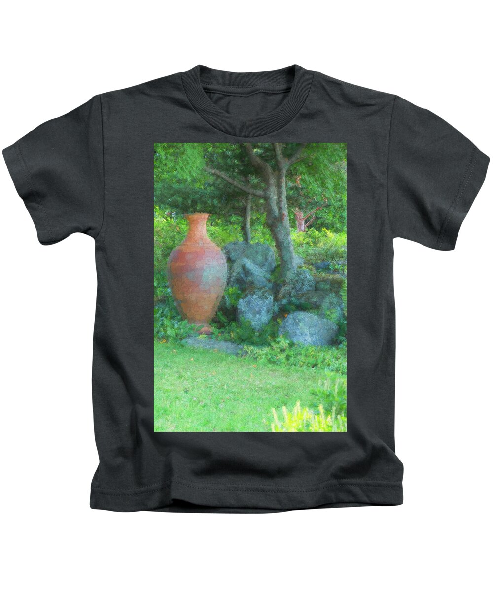 Hayward Garden Putney Vermont Kids T-Shirt featuring the photograph Garden Urn by Tom Singleton