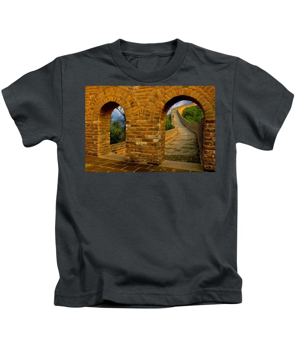 Great Wall Kids T-Shirt featuring the photograph Great Wall of China by Harry Spitz