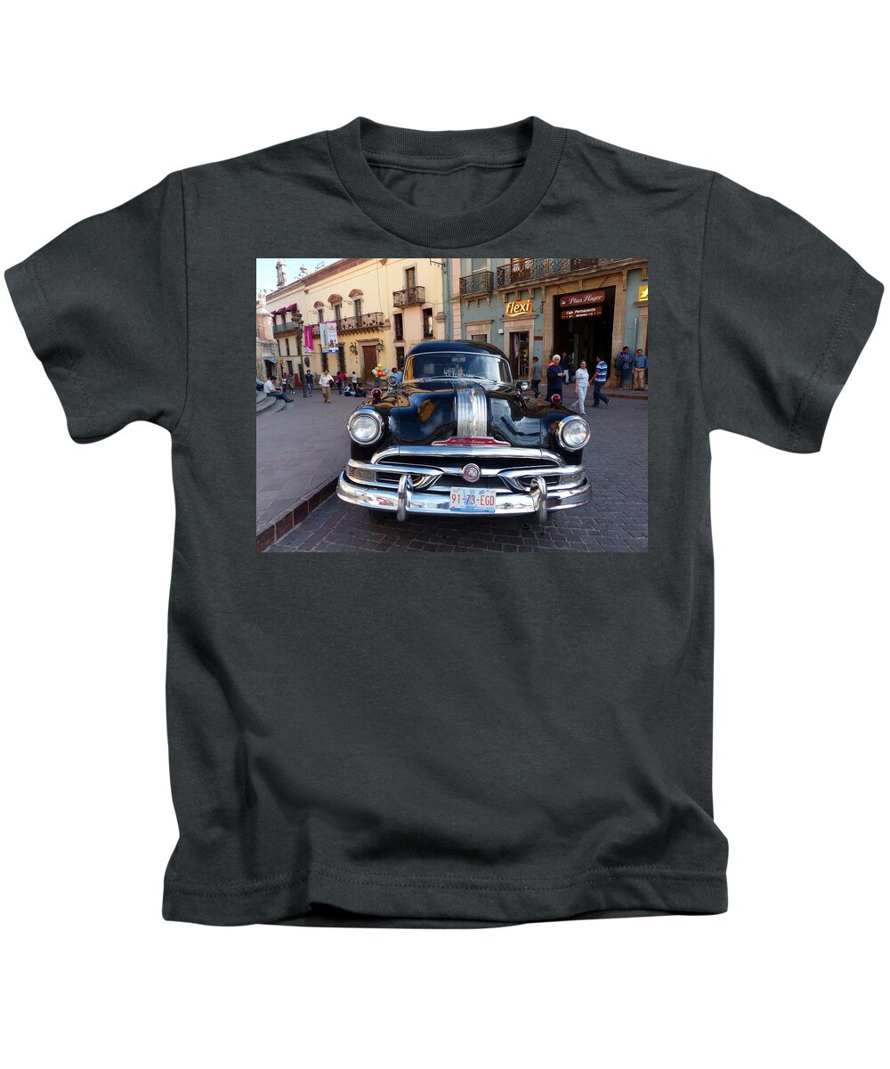 Pontiac Kids T-Shirt featuring the photograph La Funeraria de Pontiac by Rosanne Licciardi