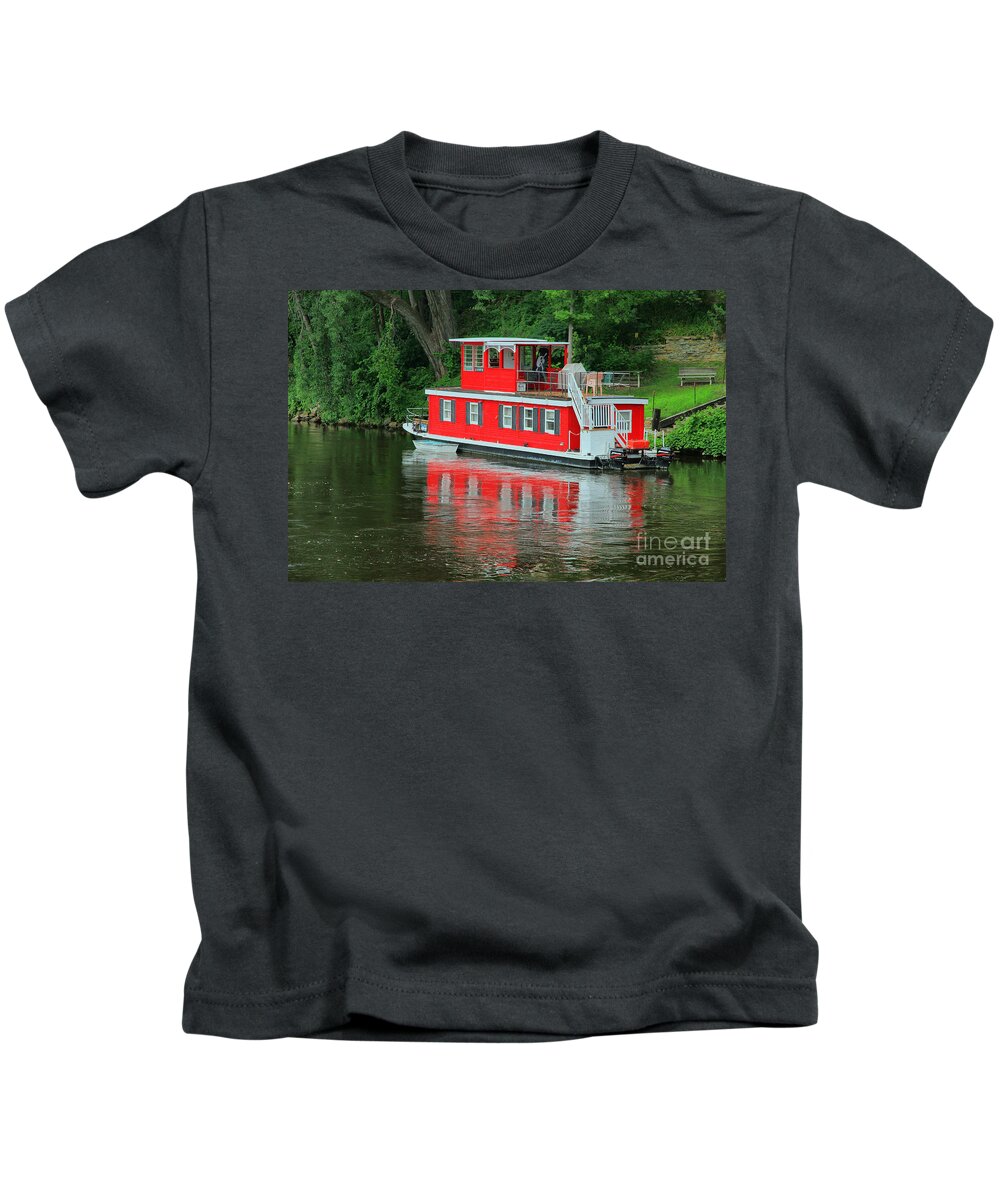 Boat Kids T-Shirt featuring the photograph Houseboat on the Mississippi River by Teresa Zieba