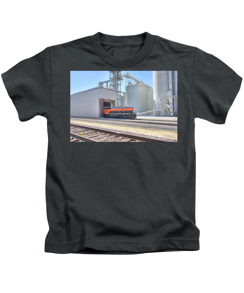 5405 Kids T-Shirt featuring the photograph Industrial Switcher 5405 by Jim Thompson