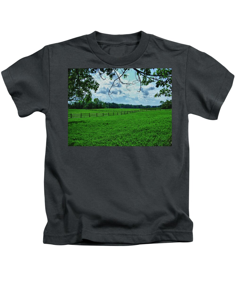 Farm Kids T-Shirt featuring the photograph Knox Farm 1786 by Guy Whiteley