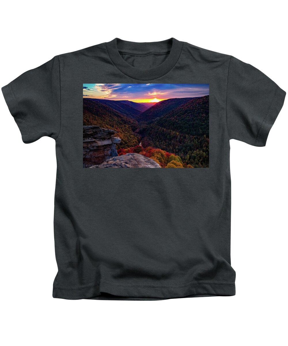 Sunset Kids T-Shirt featuring the photograph Lindy Point Sunburst by C Renee Martin