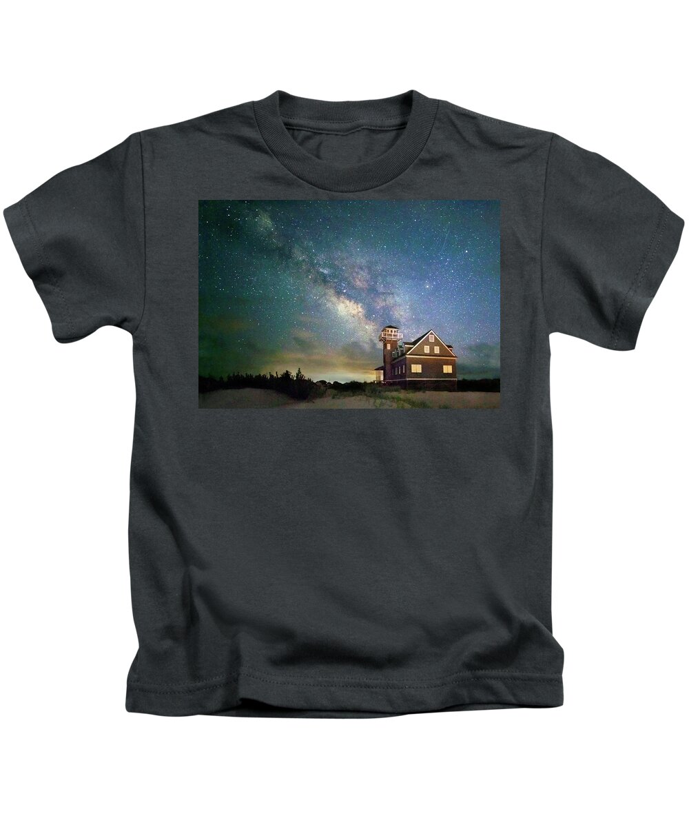 Pea Island Kids T-Shirt featuring the photograph Milky Way over Pea Island by Art Cole