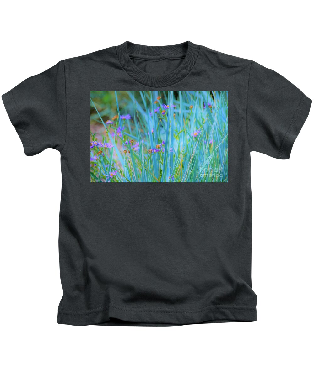 Grass Kids T-Shirt featuring the photograph Oh Yes by Merle Grenz
