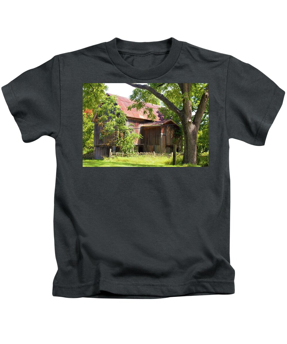 Barn Kids T-Shirt featuring the photograph 0036 - Oxford Red II by Sheryl L Sutter