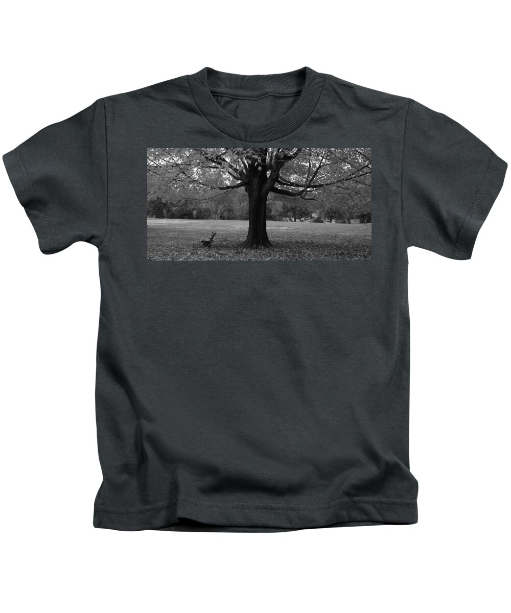 Maymont Kids T-Shirt featuring the photograph Peaceful Park by Tina Meador