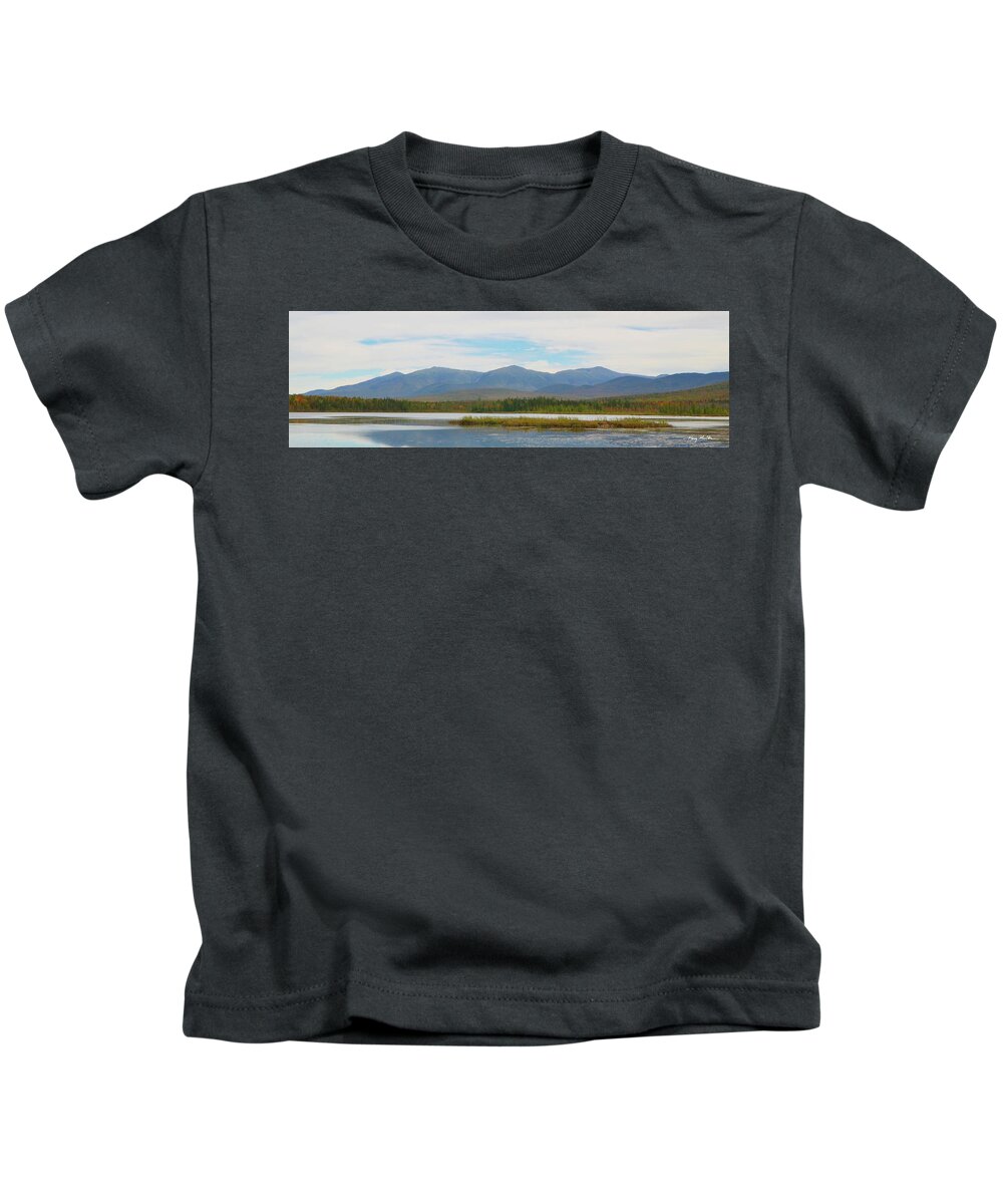 White Mountains Kids T-Shirt featuring the photograph Presidential Range 2 by Harry Moulton
