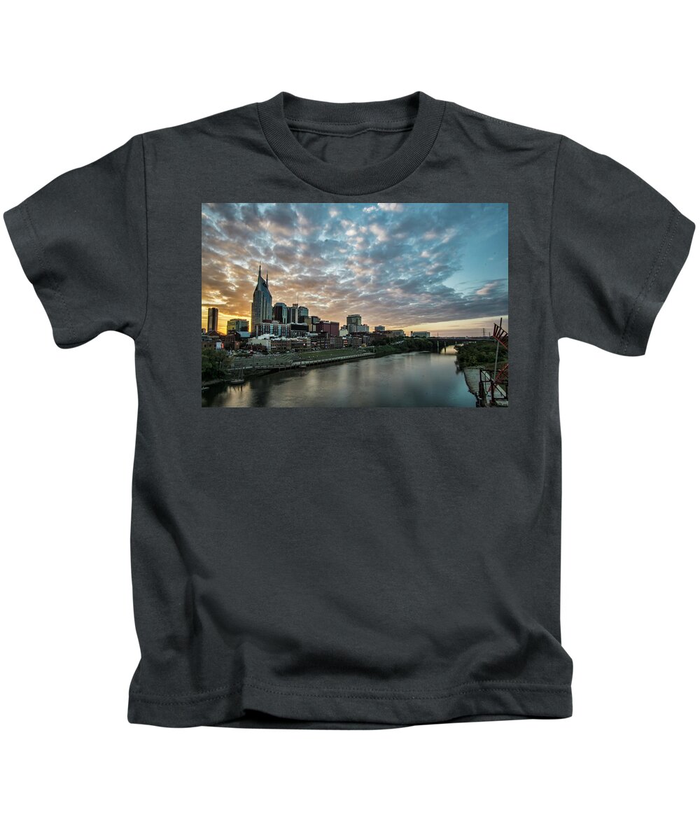 Nashville Kids T-Shirt featuring the photograph Pretty sky and Nashville skyline by Sven Brogren