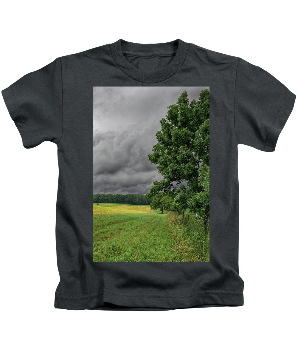 Connecticut Kids T-Shirt featuring the photograph Rain is Coming by Phil Cardamone