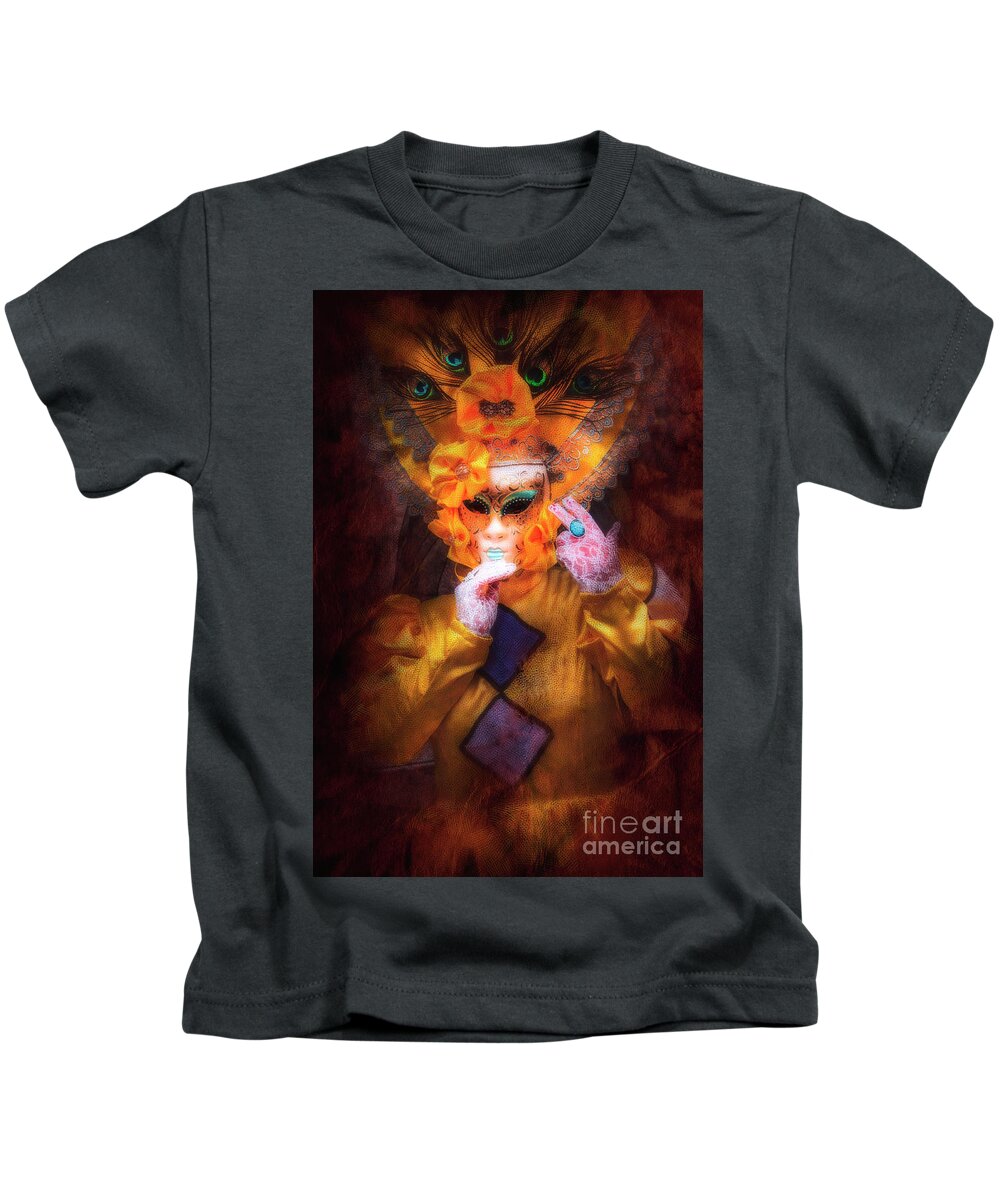 Cosplayer Kids T-Shirt featuring the photograph Regina di Giale by Jack Torcello
