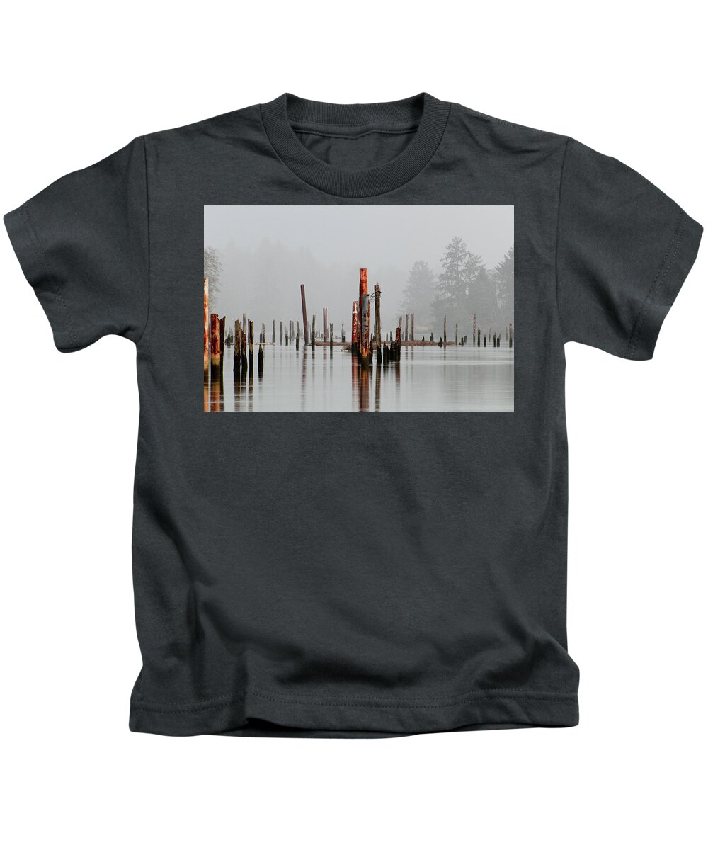 Astoria Kids T-Shirt featuring the photograph Remnants of the Day by Robert Potts