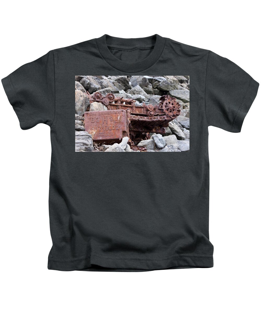 Railway Chassis Kids T-Shirt featuring the photograph Steam Shovel Number One by Kandy Hurley