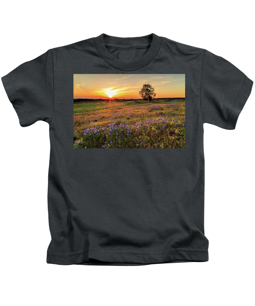 Sunset Kids T-Shirt featuring the photograph Sunset On North Table Mountain by James Eddy