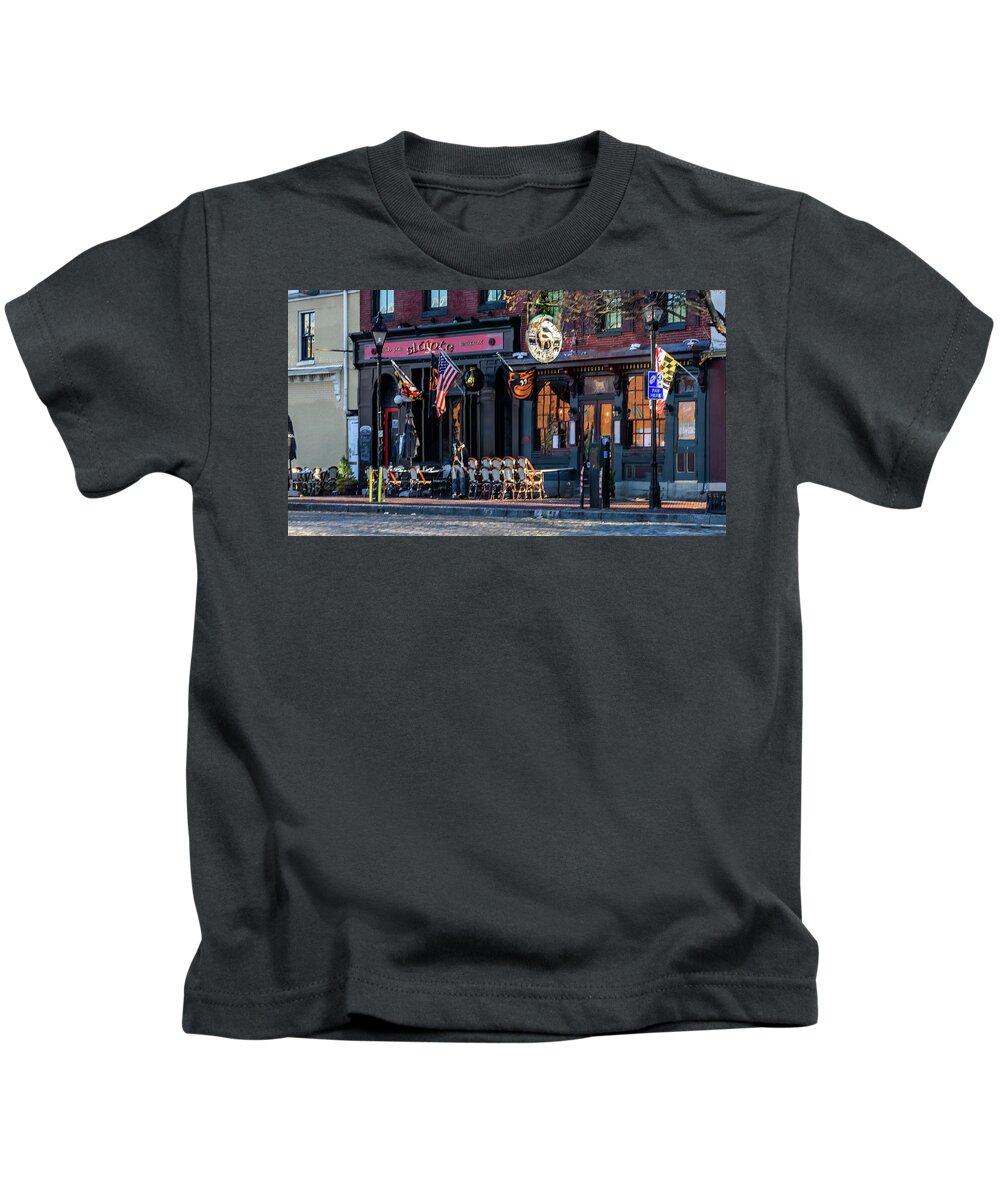 2017 Kids T-Shirt featuring the photograph Thames Street by Jim Archer