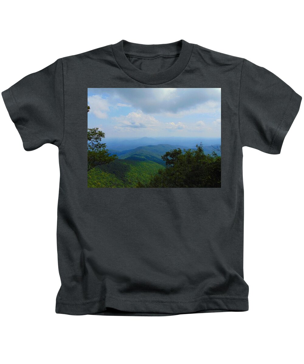 Vista Kids T-Shirt featuring the photograph Tray Mountain Summit - North by Richie Parks
