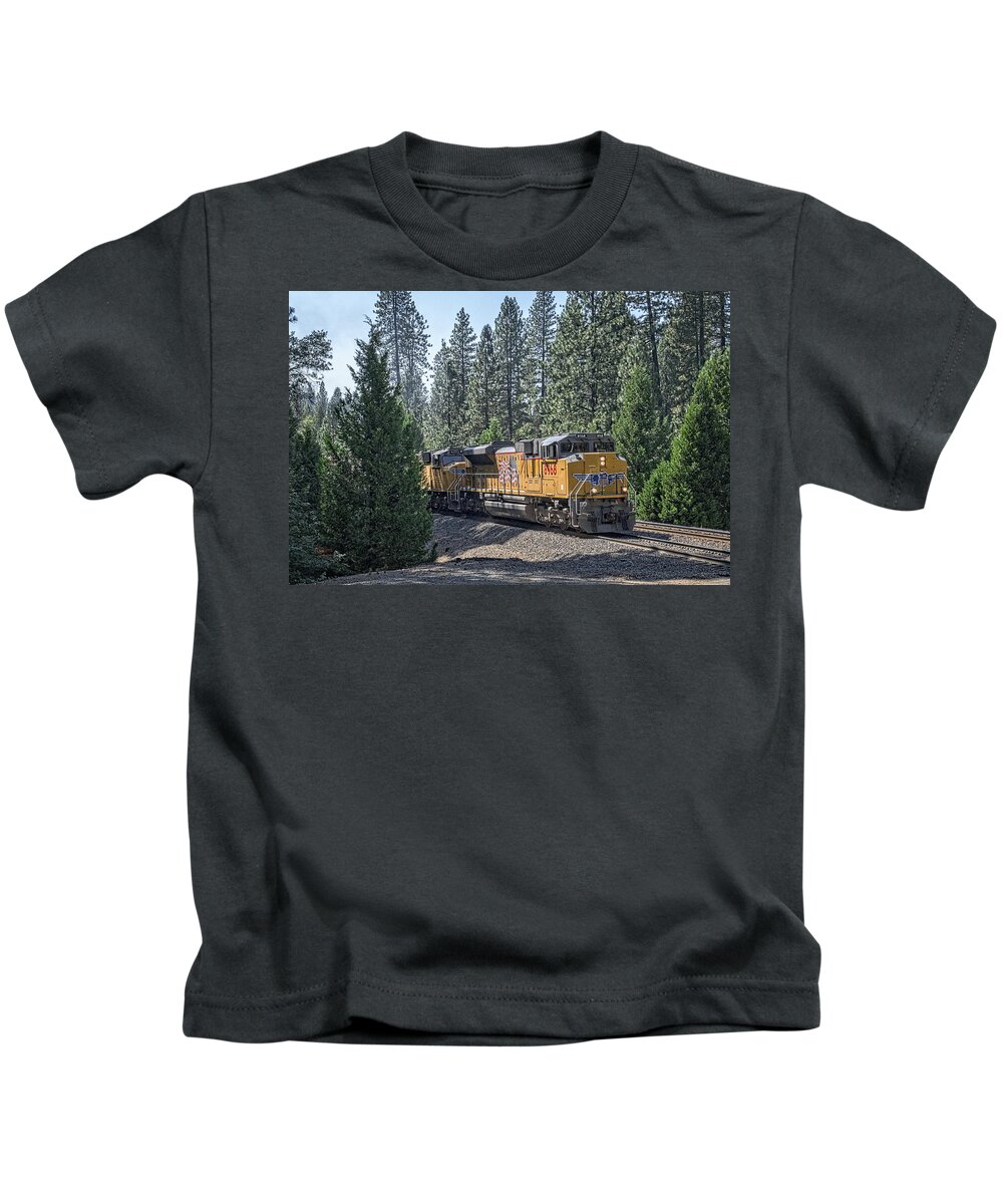California Kids T-Shirt featuring the photograph Up8968 by Jim Thompson