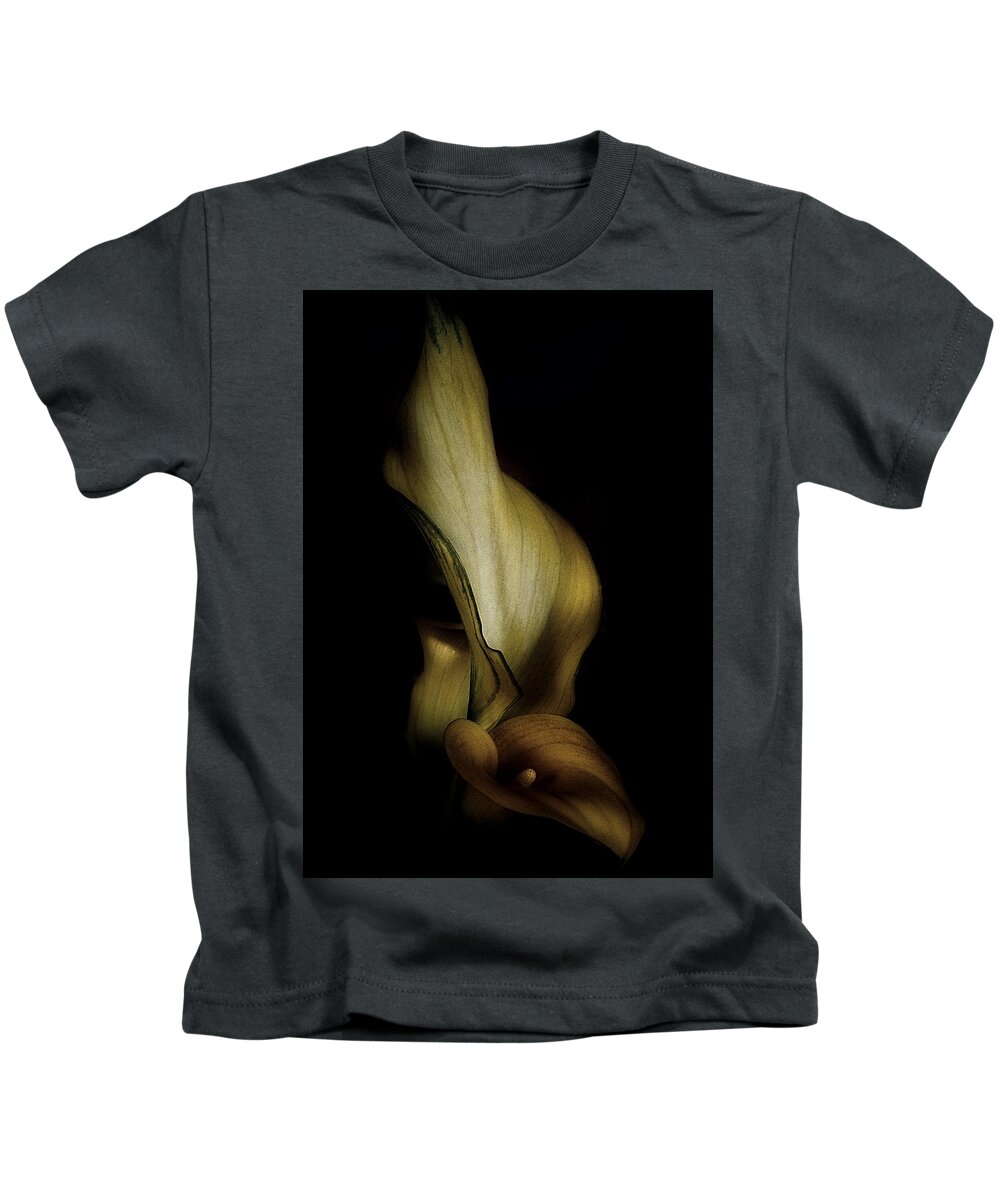 Calla Lily Kids T-Shirt featuring the photograph Vintage Calla Lily by Richard Cummings